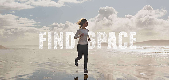 戶外運動品牌howies將定制字體運用到品牌設(shè)計