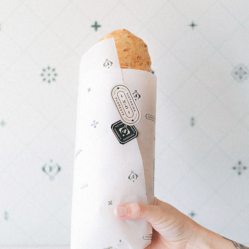 Victorina Floresta 標志設計