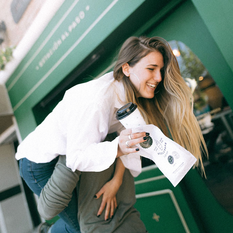 Victorina Floresta 標志設計