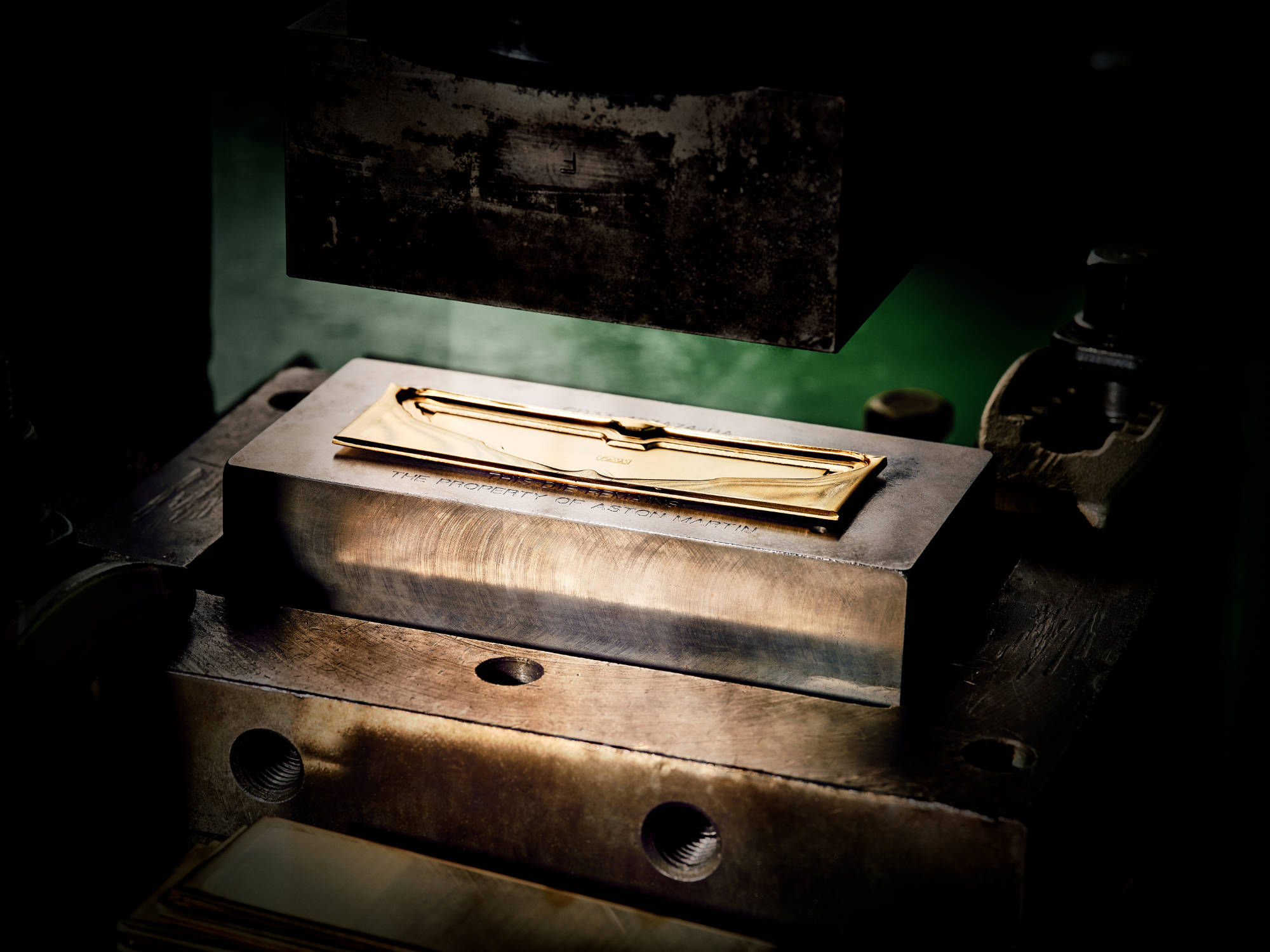 阿斯頓馬丁 車標